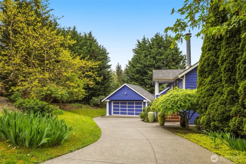 Property photo for 9602 Ne 35th Place, Clyde Hill photo 2