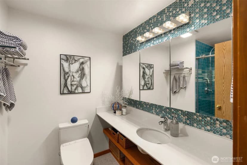 Property photo for 9602 Ne 35th Place, Clyde Hill photo 18