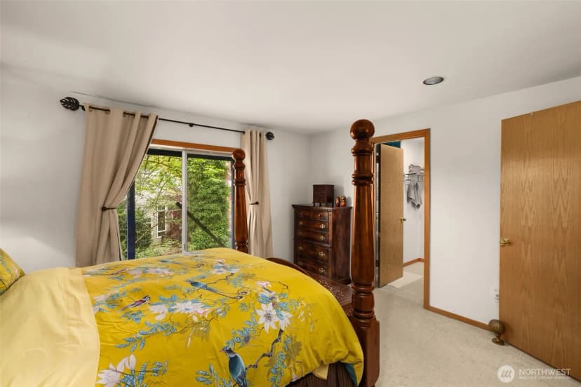 Property photo for 9602 Ne 35th Place, Clyde Hill photo 17