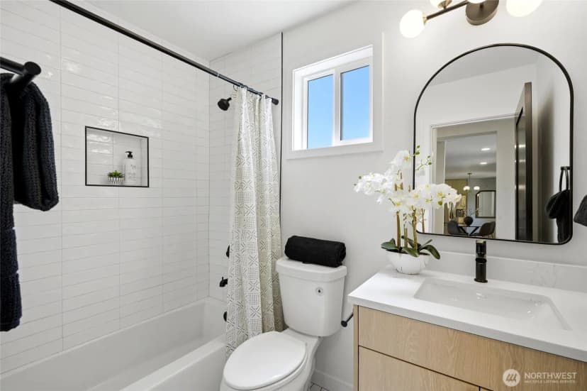 Property photo for 5946 18th Avenue Sw #1, Seattle photo 24