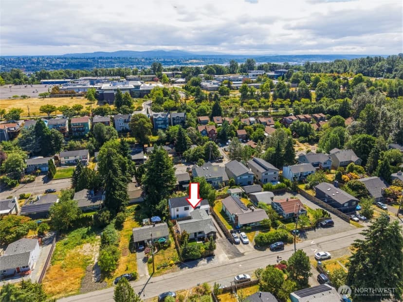 Property photo for 5946 18th Avenue Sw #1, Seattle photo 32