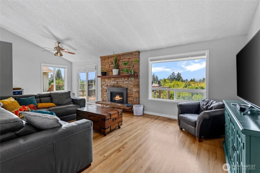 Property photo for 11621 19th Avenue Sw, Burien photo 4