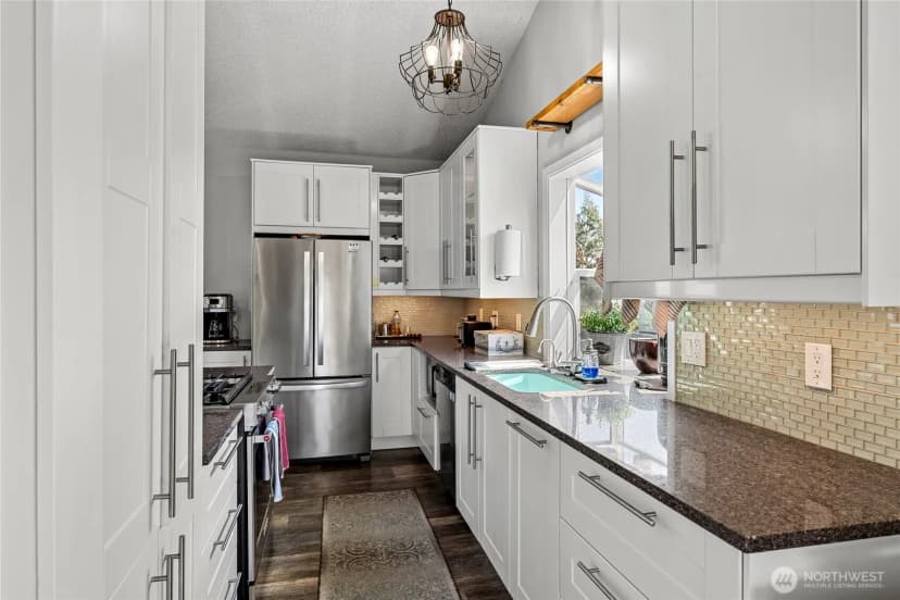 Property photo for 11621 19th Avenue Sw, Burien photo 9
