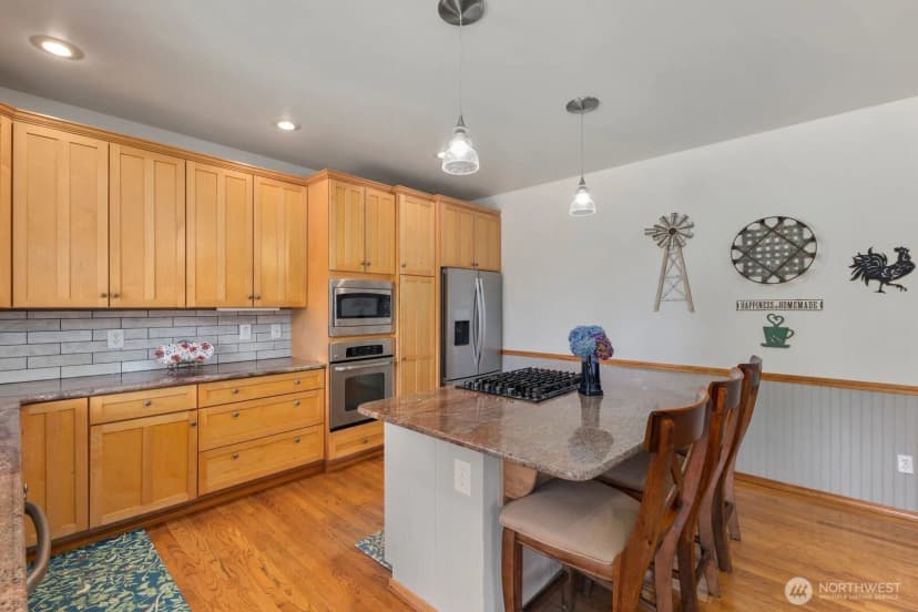 Property photo for 19011 32nd Avenue Nw, Stanwood photo 17