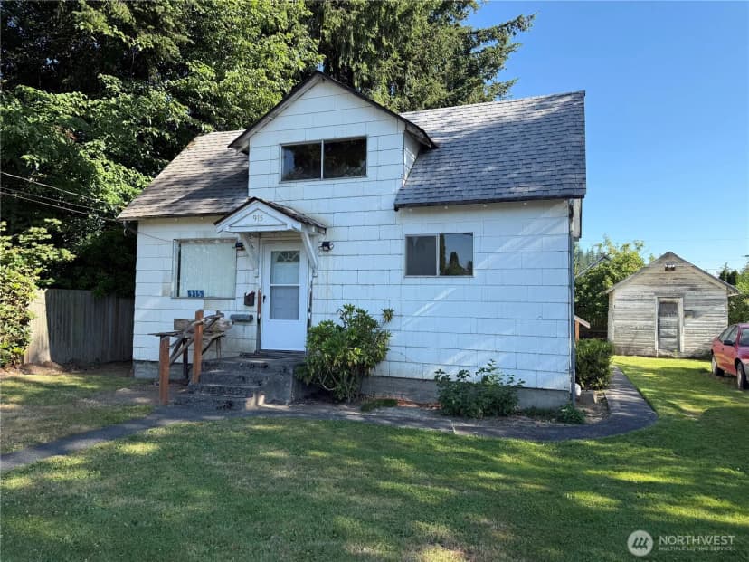 Property photo for 915 Greenleaf Avenue, Burlington