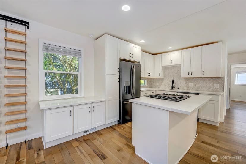Property photo for 3806 35th Avenue W #unit 1, Seattle photo 6
