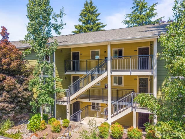 Property photo for 12511 Se 41st Place #a303, Bellevue