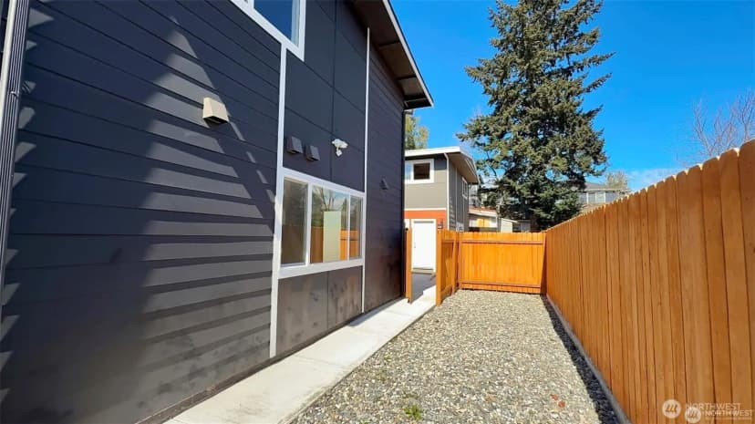 Property photo for 9040 17th Avenue Sw, Seattle photo 24