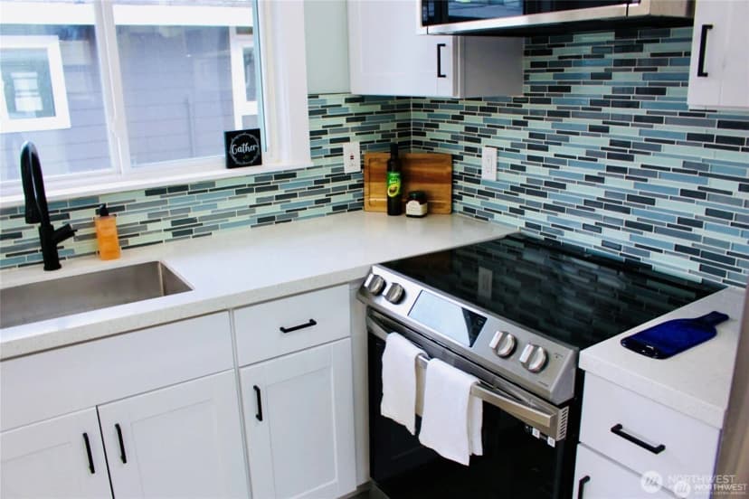 Property photo for 9040 17th Avenue Sw, Seattle photo 10