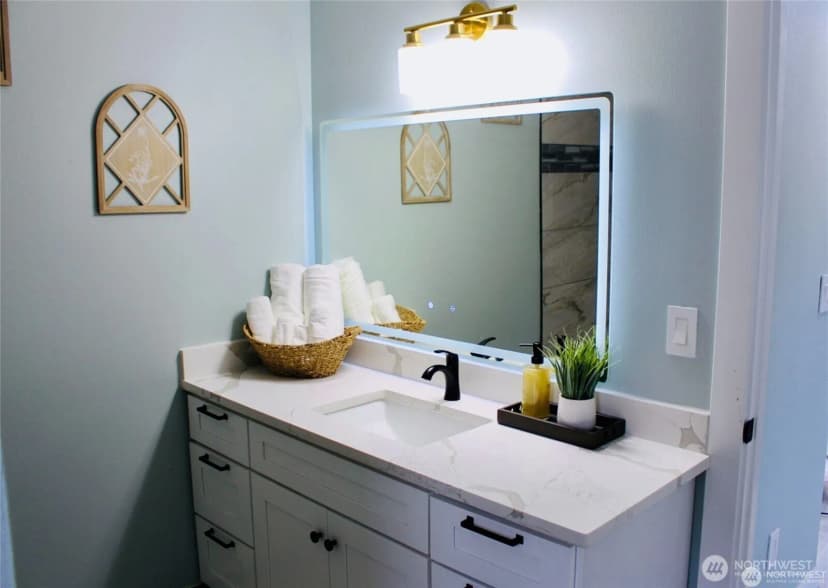 Property photo for 9040 17th Avenue Sw, Seattle photo 14