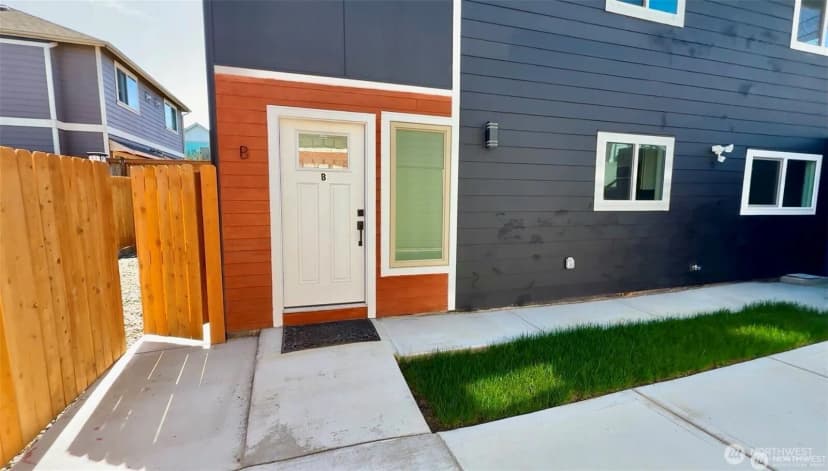 Property photo for 9040 17th Avenue Sw, Seattle