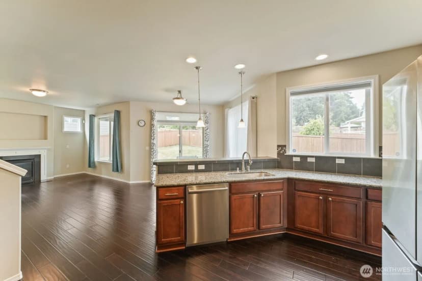 Property photo for 34004 12th Place Sw, Federal Way photo 16