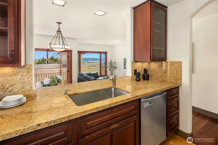 Property photo for 371 W Olympic Place, Seattle photo 18