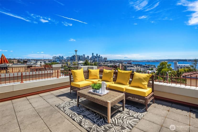 Property photo for 371 W Olympic Place, Seattle photo 3