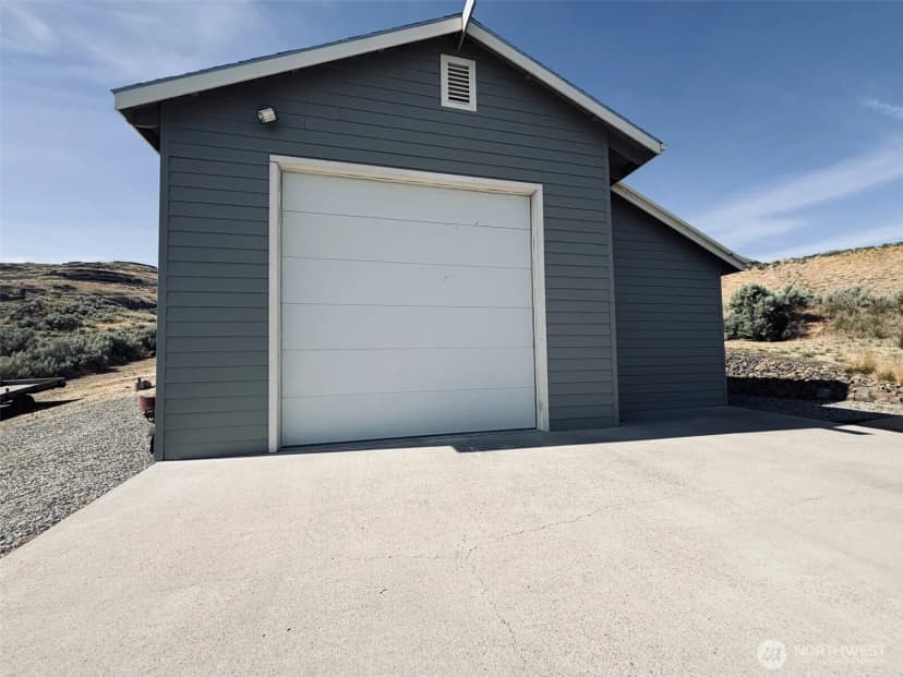 Property photo for 45720 Geostar Drive, Grand Coulee photo 27