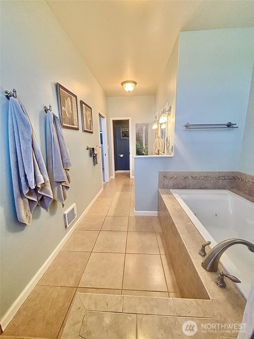 Property photo for 45720 Geostar Drive, Grand Coulee photo 14