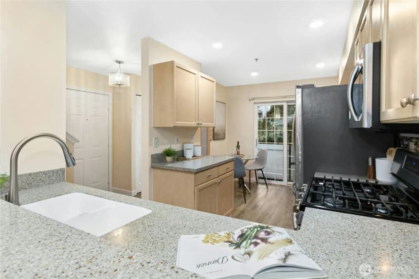 Property photo for 601 12th Avenue Nw #e4, Issaquah photo 10