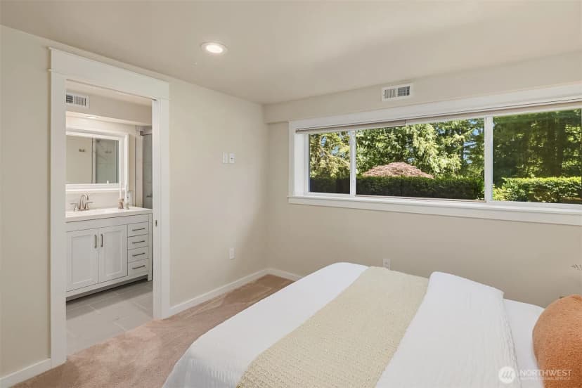 Property photo for 525 Mount Everest Lane Sw, Issaquah photo 21