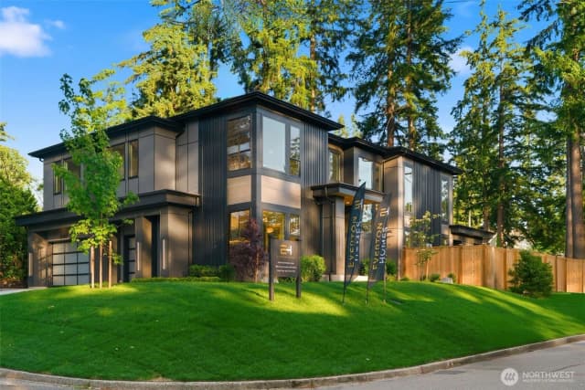 Property photo for 15103 Se 41st Place, Bellevue photo 2