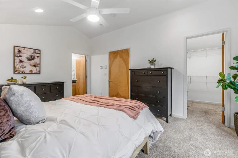 Property photo for 9229 17th Avenue Sw #a, Seattle photo 18