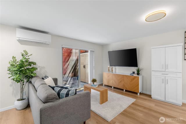 Property photo for 9229 17th Avenue Sw #a, Seattle photo 4