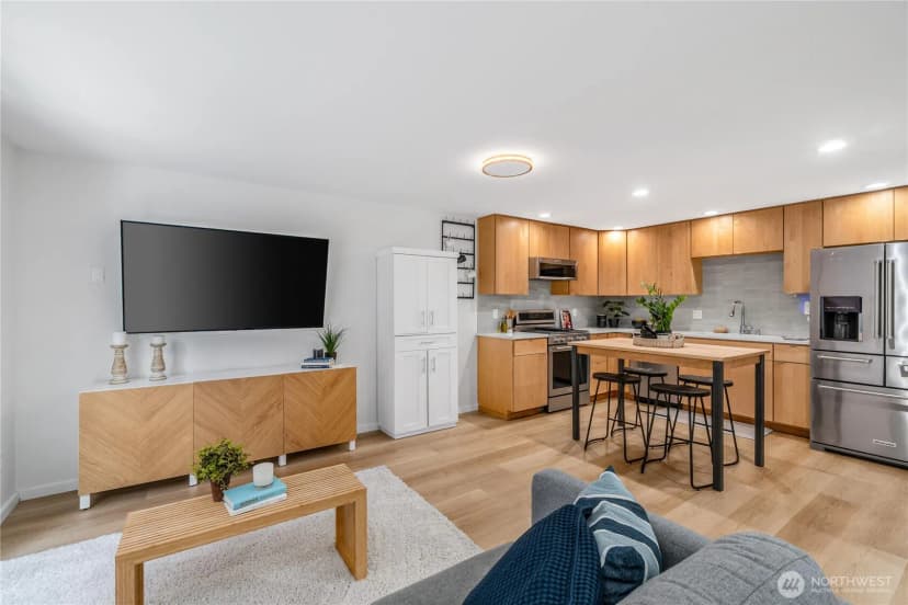 Property photo for 9229 17th Avenue Sw #a, Seattle photo 3
