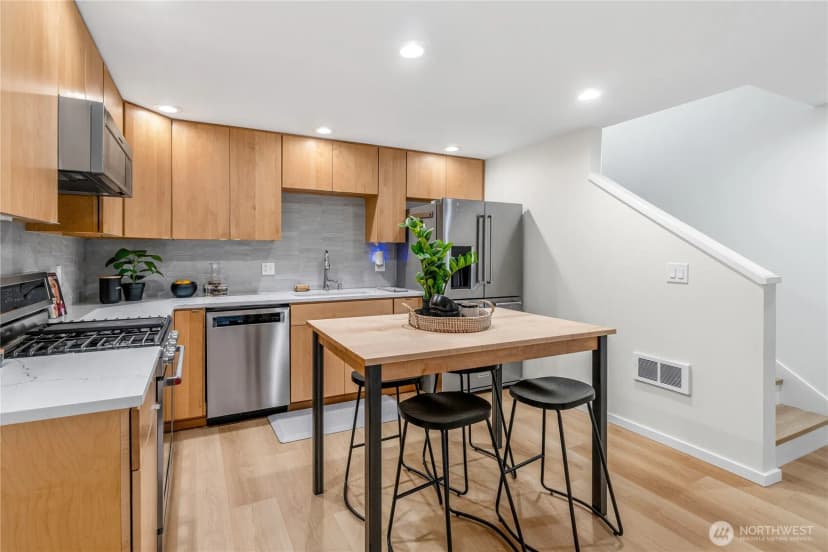 Property photo for 9229 17th Avenue Sw #a, Seattle photo 7