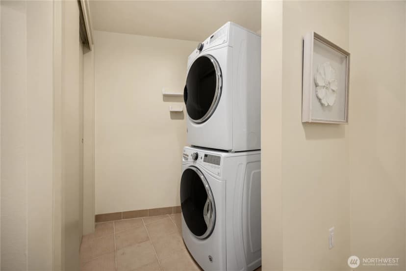 Property photo for 10610 Ne 9th Place #2200, Bellevue photo 24
