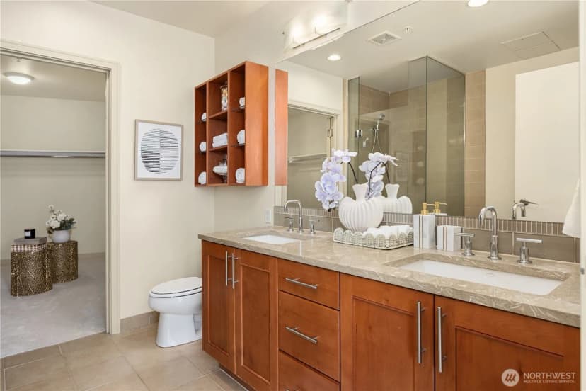 Property photo for 10610 Ne 9th Place #2200, Bellevue photo 15
