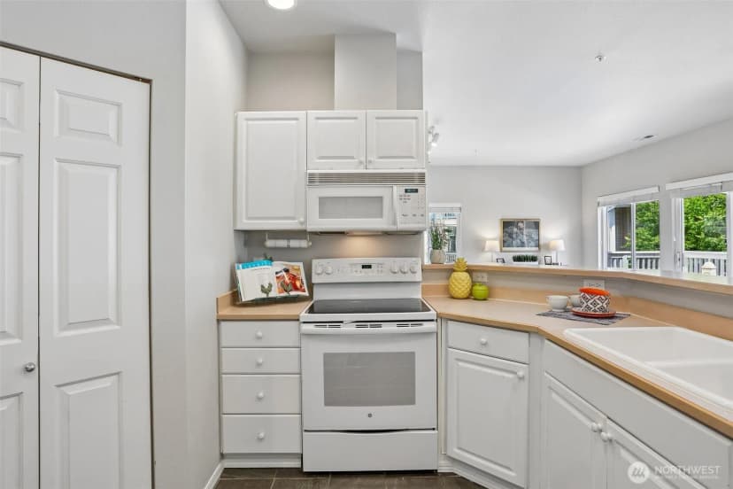 Property photo for 440 S 51st Court #b303, Renton photo 8