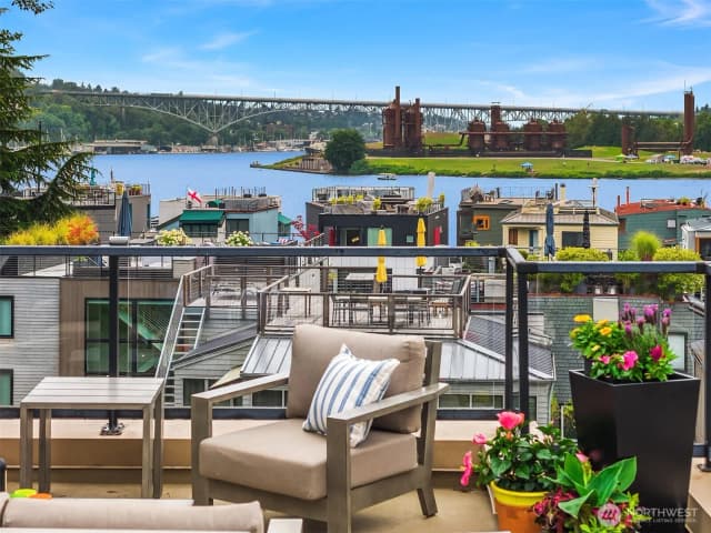Property photo for 80 E Roanoke Street #2, Seattle