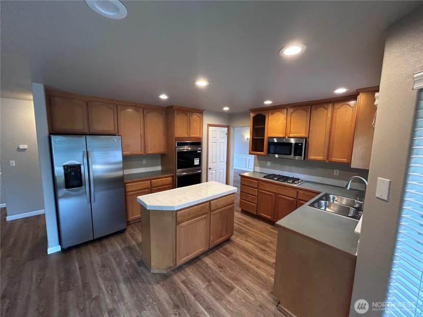 Property photo for 20317 124th Street Ct E, Bonney Lake photo 10