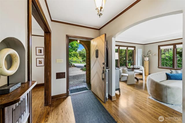 Property photo for 5201 Ne 43rd Avenue, Seattle photo 4