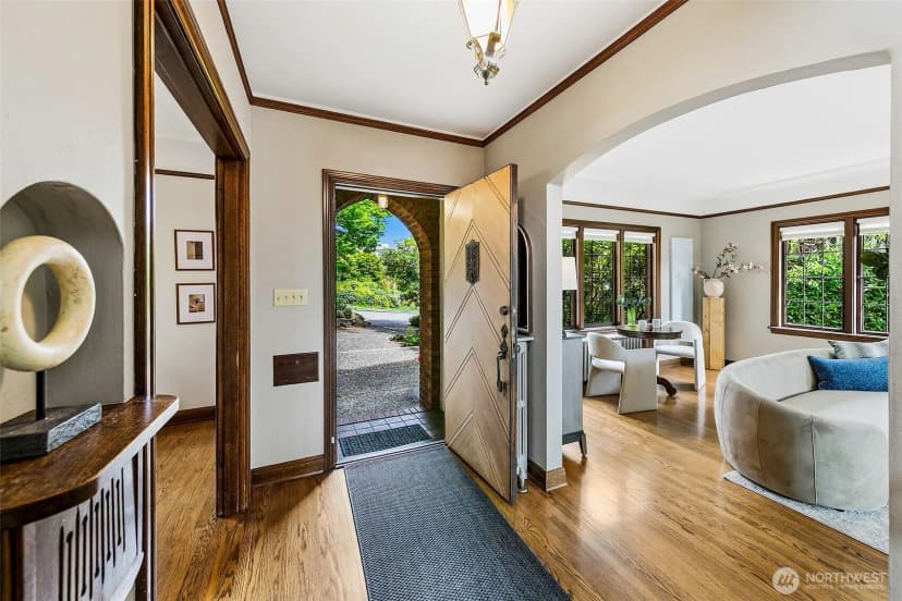 Property photo for 5201 Ne 43rd Avenue, Seattle photo 4