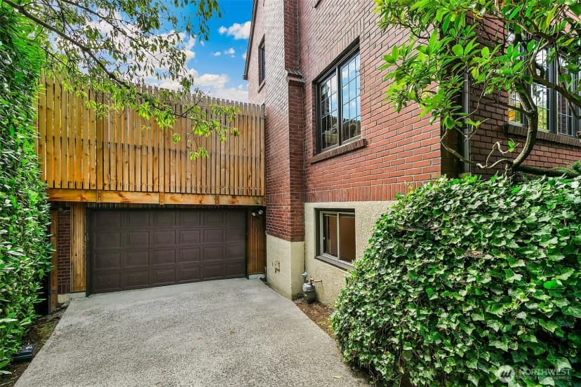 Property photo for 5201 Ne 43rd Avenue, Seattle photo 30