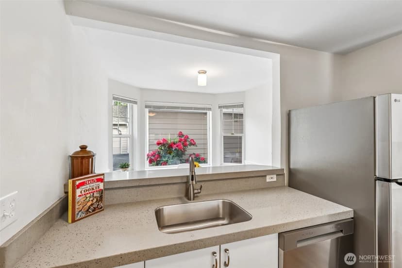 Property photo for 7226 Ne 171st Lane, Kenmore photo 12
