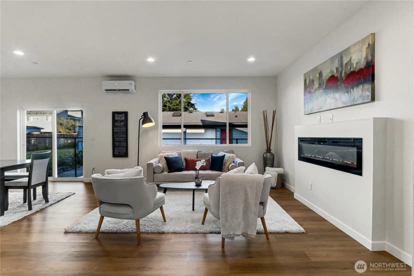 Property photo for 629 107th Place Sw #a, Everett photo 3