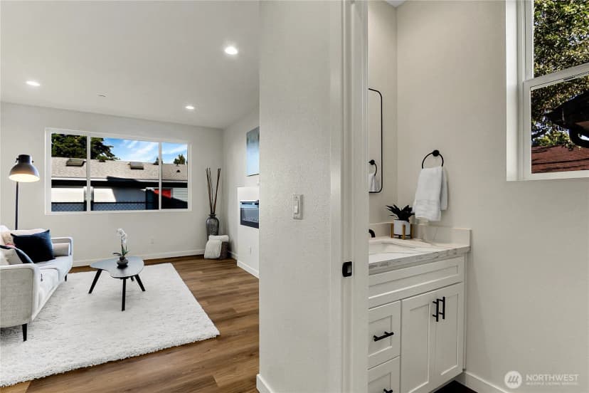 Property photo for 629 107th Place Sw #a, Everett photo 14