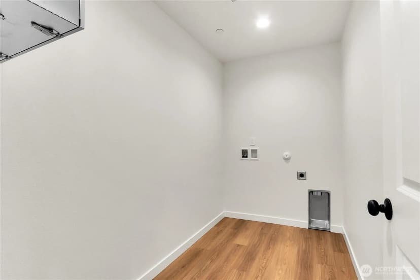 Property photo for 629 107th Place Sw #a, Everett photo 24