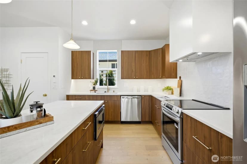 Property photo for 5948 18 Avenue Sw #2, Seattle photo 15