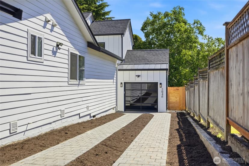 Property photo for 5948 18 Avenue Sw #2, Seattle photo 33