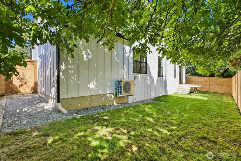 Property photo for 5948 18 Avenue Sw #2, Seattle photo 32
