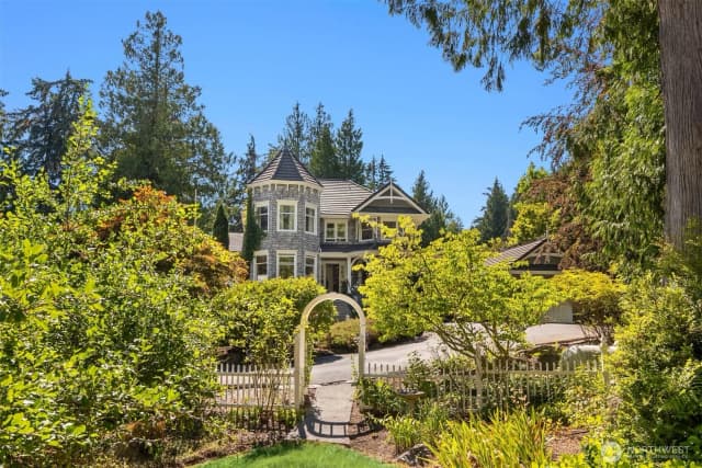Property photo for 7205 Ne Dolphin Drive, Bainbridge Island photo 2