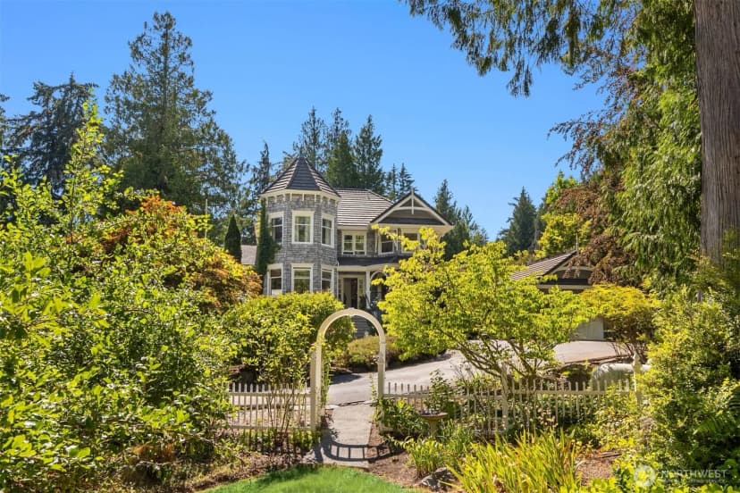 Property photo for 7205 Ne Dolphin Drive, Bainbridge Island photo 2