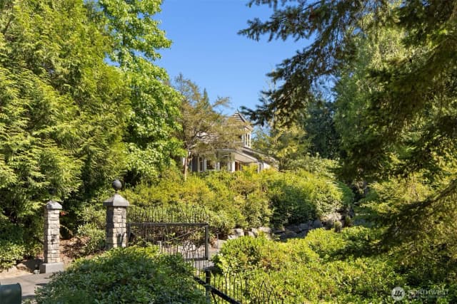 Property photo for 7205 Ne Dolphin Drive, Bainbridge Island photo 4
