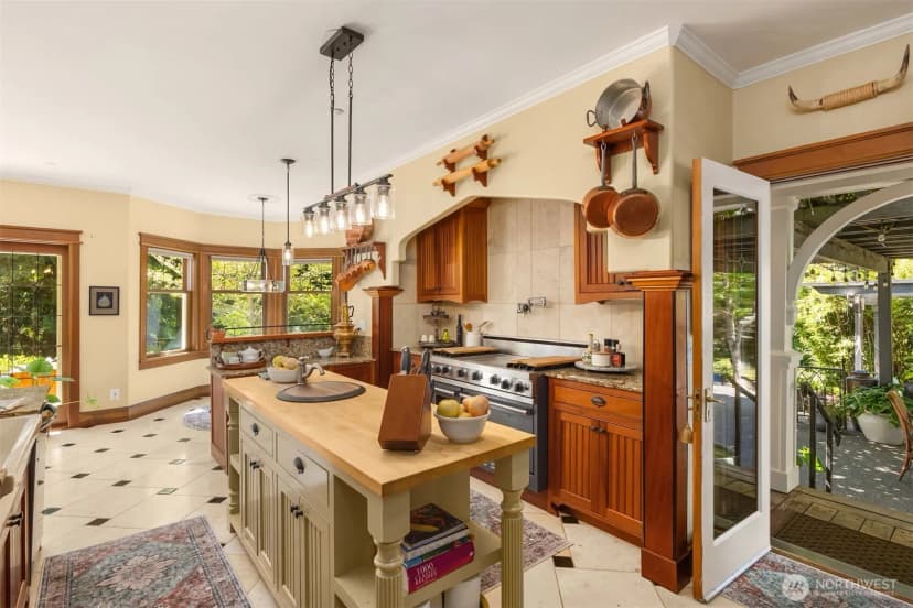 Property photo for 7205 Ne Dolphin Drive, Bainbridge Island photo 12