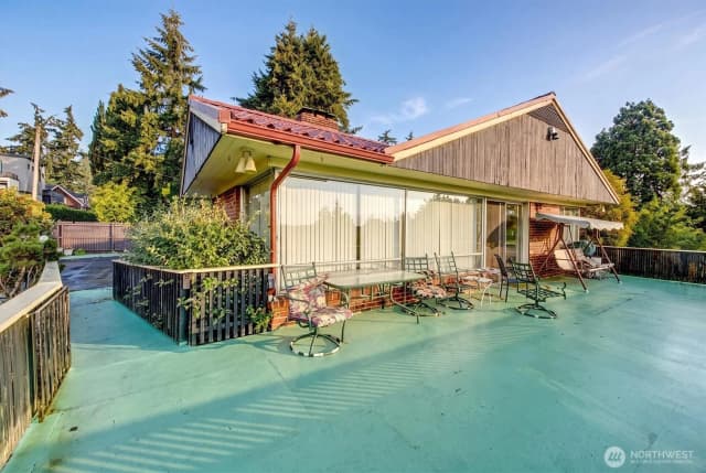 Property photo for 2444 72nd Avenue Se, Mercer Island photo 5