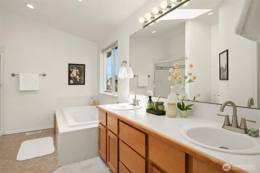Property photo for 4054 54th Avenue Sw, Seattle photo 17
