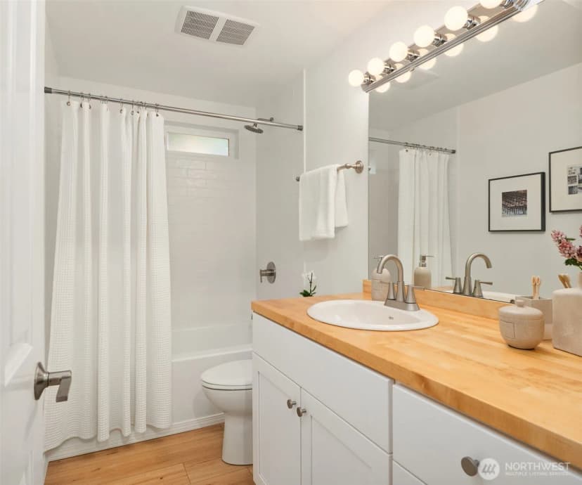 Property photo for 4054 54th Avenue Sw, Seattle photo 22