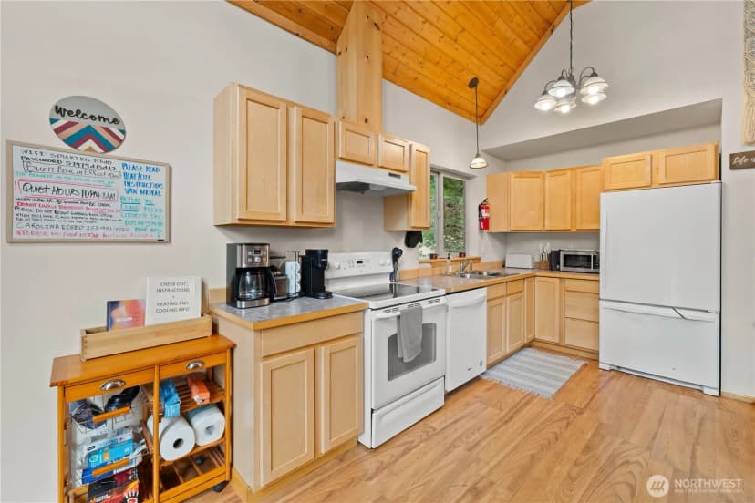 Property photo for 1302 Pine Loch Sun Drive, Ronald photo 6